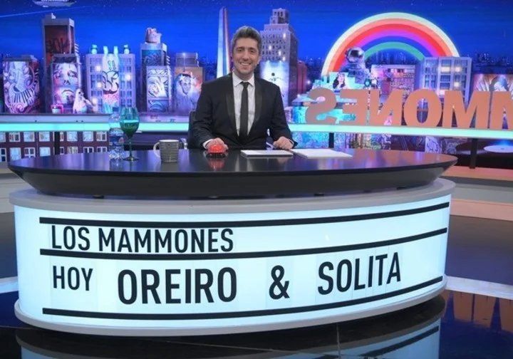 Jey Mammon tuvo que bajar el tono de sus humoradas por el horario.