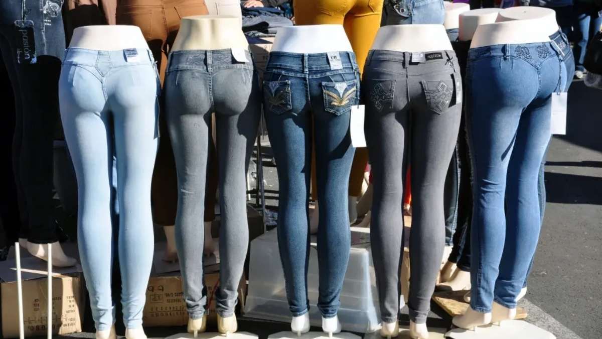 Uniqlo relanzó los clásicos jeggings, calzas con apariencia de jeans. Uniqlo relanzó los clásicos jeggings, calzas con apariencia de jeans.