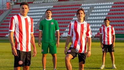 Unión estrena camiseta retro ante Barracas que rinde homenaje al primer partido en el 15 de Abril
