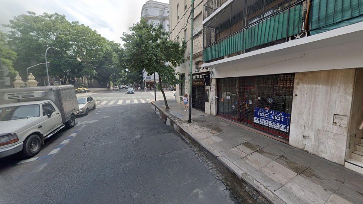 La mujer y su pareja tropezaron con un pozo que se encuentra frente al numeral 797