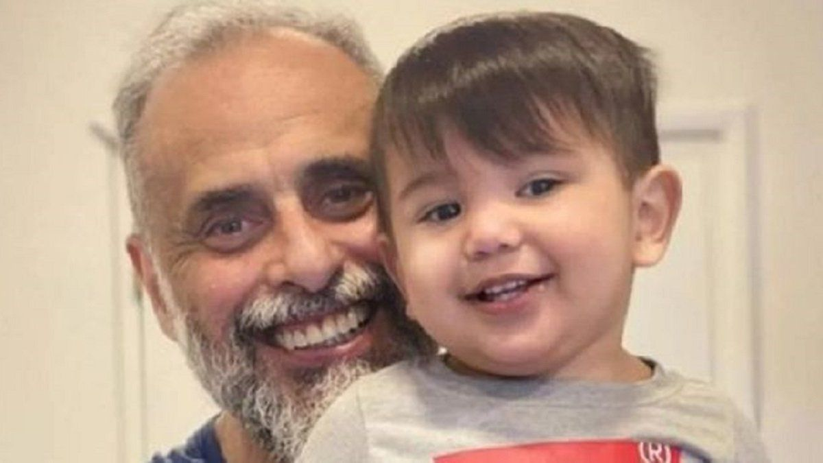 Jorge Rial es un abuelo súper baboso con Francesco. 