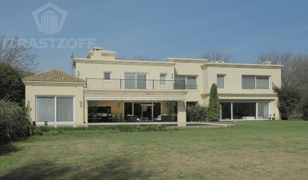 La casa está pensada para que los hijos de la China Suárez y Benjamín Vicuña disfruten con comodidad.