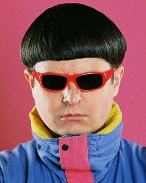 Su canción Life Goes On superó las mil millones de reproducciones en las plataformas de streaming y se convirtió en un clásico de las redes sociales. Su canción Life Goes On superó las mil millones de reproducciones en las plataformas de streaming y se convirtió en un clásico de las redes sociales.