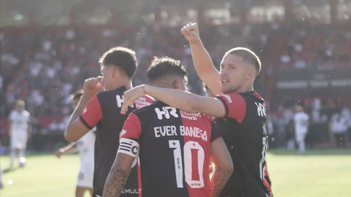 Miljevic junto a Éver Banega. Miljevic junto a Éver Banega.
