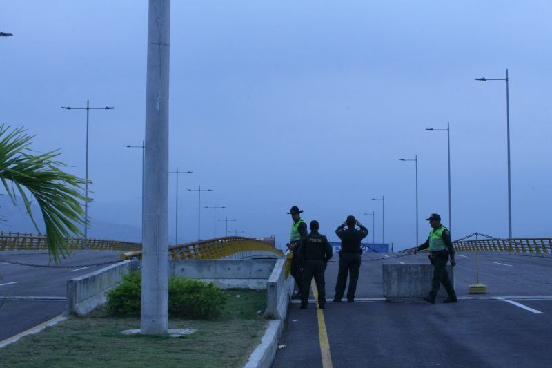 Una guerra de escenarios en el puente entre la frontera de Venezuela y Colombia