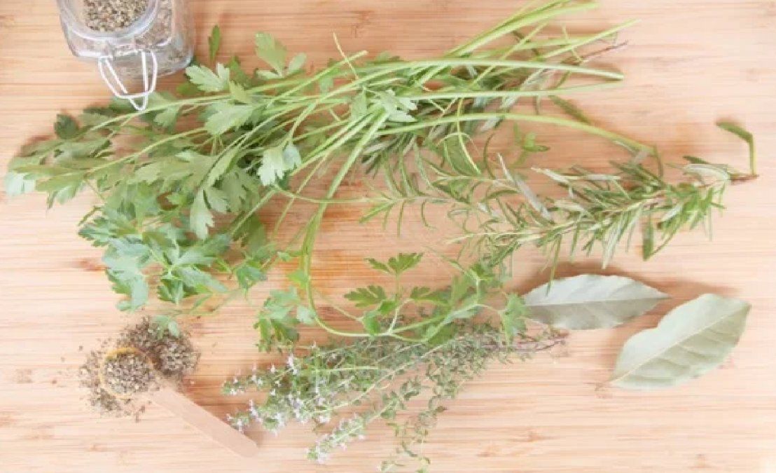 Cómo preparar salsa chimichurri, la más argentina de todas