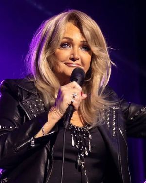 Bonnie Tyler, el ícono de la música de los 80 que brilló con “Total Eclipse of the Heart”. Bonnie Tyler, el ícono de la música de los 80 que brilló con “Total Eclipse of the Heart”.