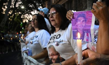 Aire de Santa Fe | Iluminemos Rosario acto por seguridad sede Gobernacion (4).jpeg