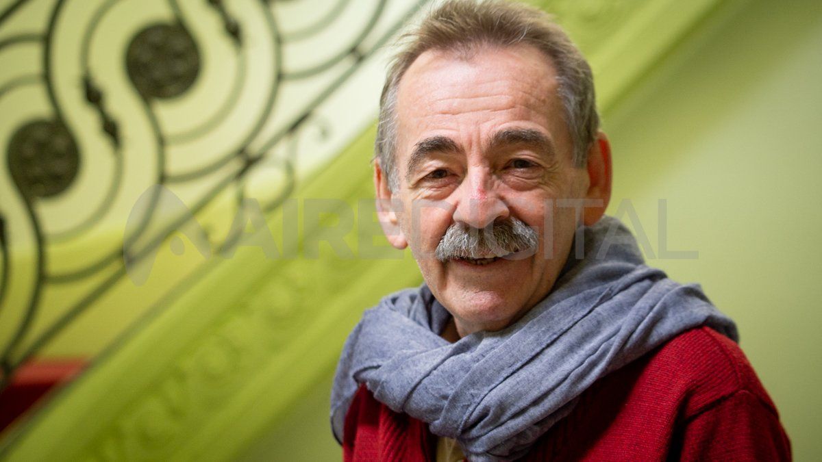 Roberto Schneider fue el impulsor de los Premios M&aacute;scara. Falleci&oacute; el 9 de abril de 2024.