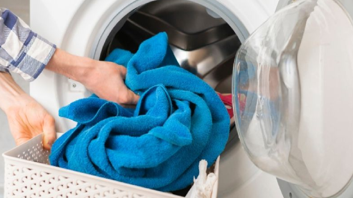 pago imponer Prefijo Cómo lavar toallas en la lavadora para que queden suaves y limpias