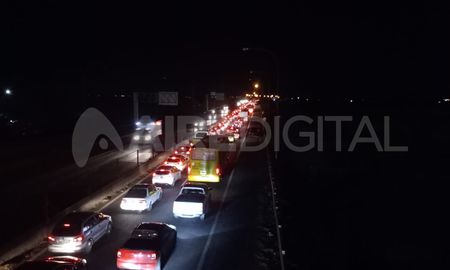 Los tres kilómetros de la Ruta Nacional 168 desde La Guardia hasta Santa Fe están casi a oscuras. Los tres kilómetros de la Ruta Nacional 168 desde La Guardia hasta Santa Fe están casi a oscuras.