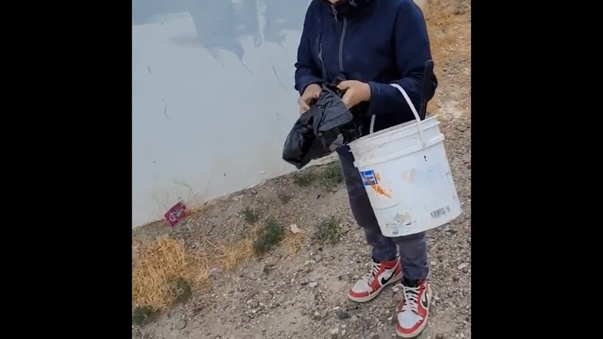 El joven le regaló una camiseta de Argentina y contó la historia en sus redes.