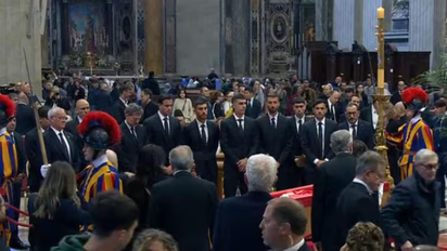 Quiénes son los jugadores de la Selección Argentina que fueron a despedir al papa Francisco