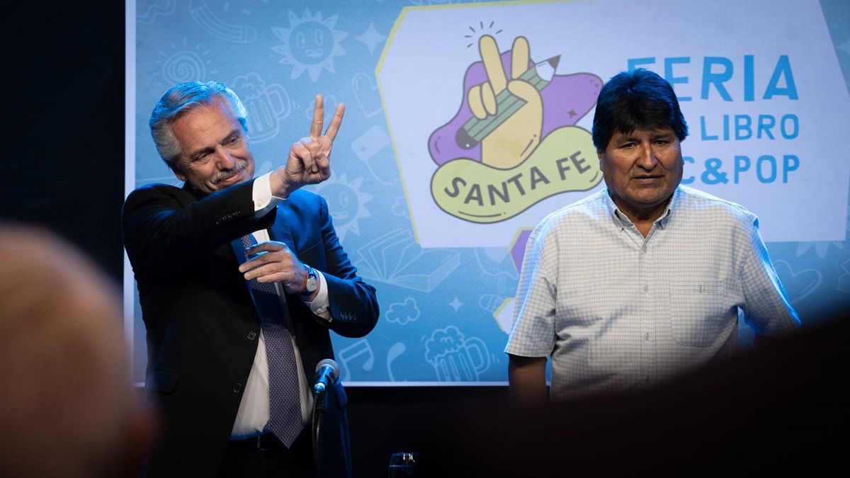 El presidente Alberto Fernández junto a Evo Morales en la ciudad de Santa Fe.