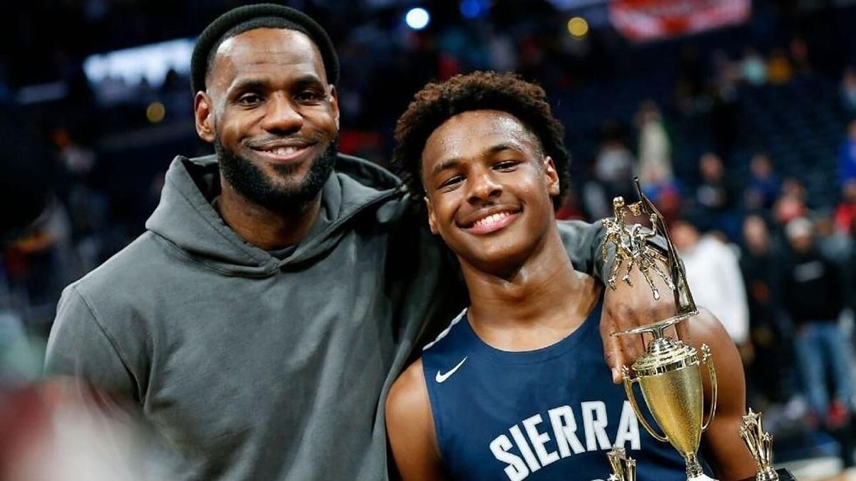 Un hijo de LeBron James sufrió un contratiempo de salud y preocupa su estado.