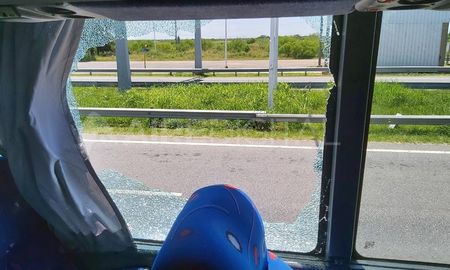 atacaron un colectivo de la empresa etacer en pleno viaje atacaron un colectivo de la empresa etacer en pleno viaje