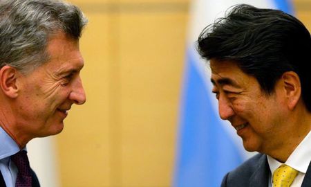 Macri compartió una foto con Abe cuando ambos gobernaban. Macri compartió una foto con Abe cuando ambos gobernaban.