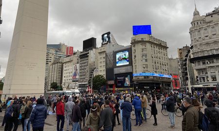 Caravana en contra de la cuarentena. Caravana en contra de la cuarentena.