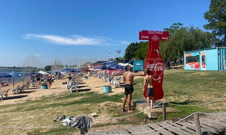 Especialistas confirmaron que el agua de la Laguna Setúbal “está apta para recibir bañistas”. Especialistas confirmaron que el agua de la Laguna Setúbal “está apta para recibir bañistas”.