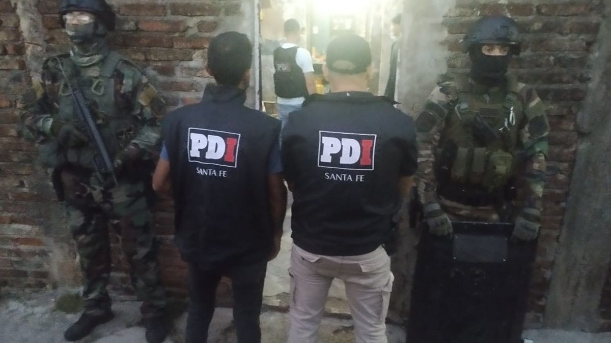 Policías de la PDI realizaron los allanamientos junto con grupos tácticos. Policías de la PDI realizaron los allanamientos junto con grupos tácticos.
