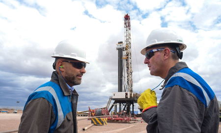 El crecimiento sostenido de esta inserción productiva tuvo un correlato institucional con la firma reciente de un acuerdo estratégico entre los gobiernos de Santa Fe y Neuquén. El crecimiento sostenido de esta inserción productiva tuvo un correlato institucional con la firma reciente de un acuerdo estratégico entre los gobiernos de Santa Fe y Neuquén.