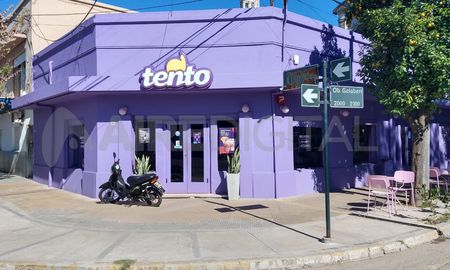 Dos ladrones armados asaltaron a los empleados de Heladería Tento Dos ladrones armados asaltaron a los empleados de Heladería Tento