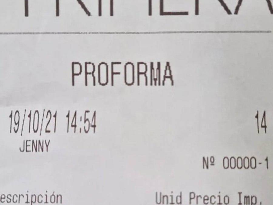Precio de oro: fueron a comer a un restaurant y quedaron indignados cuando les llegó el ticket por un inesperado cargo obligatorio