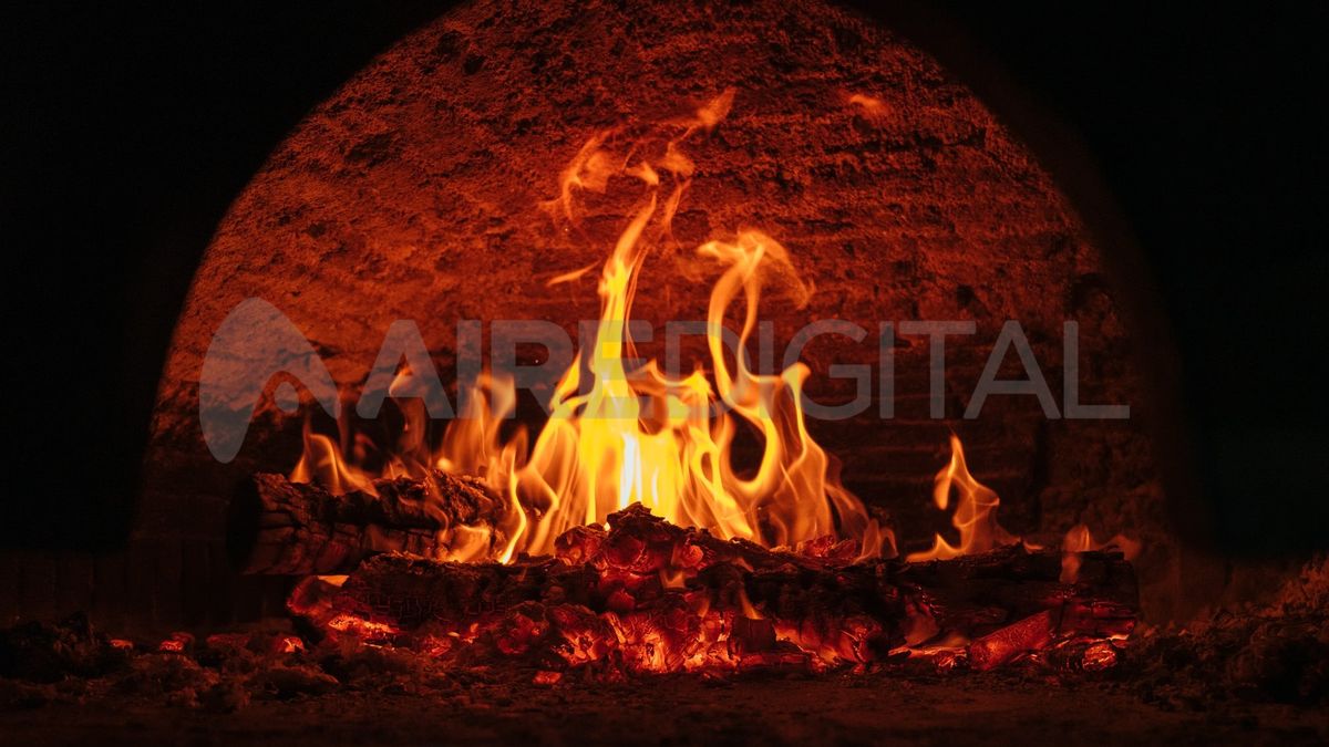 El horno de barro en el que las pizzas se cocinan con un inconfundible sabor fue construido por Don Elías Echen en 1965.
