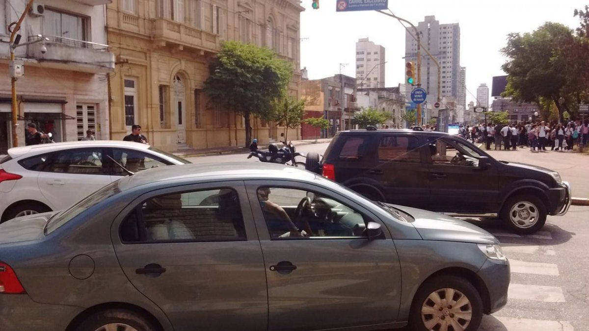 Amenazas de bomba: adolescente deberá pagar $20.000