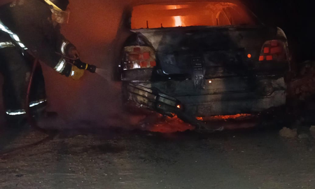 Ardió un auto de alta gama en Nelson Ardió un auto de alta gama en Nelson