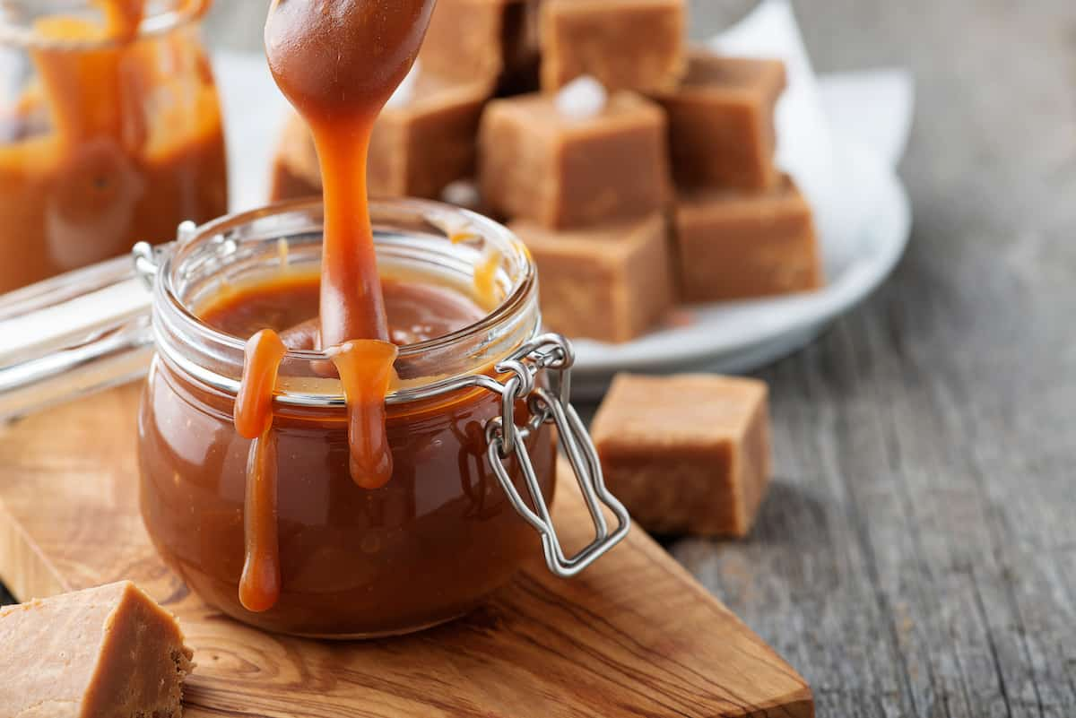 Cómo hacer dulce de leche en casa: la receta con 2 ingredientes