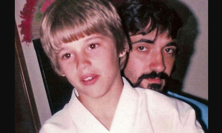 La impactante historia del hombre que mató ante las cámaras de TV al abusador de su hijo La impactante historia del hombre que mató ante las cámaras de TV al abusador de su hijo