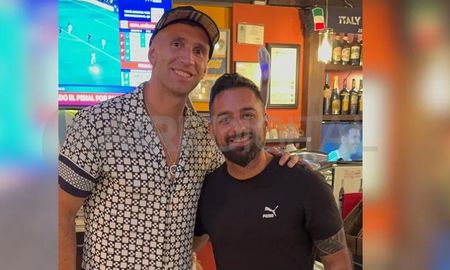 El encuentro de Dibu Martínez y Adriel Driussi en una parrilla argentina en pleno Miami. El encuentro de Dibu Martínez y Adriel Driussi en una parrilla argentina en pleno Miami.