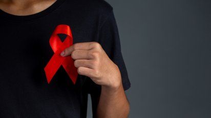 Naciones Unidas estima que al menos 37,7 millones de personas viven actualmente con el virus del sida.