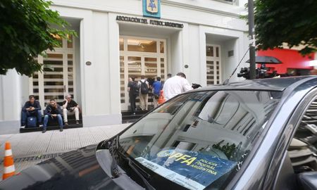 Habló la AFA tras los allanamientos en la sede de la calle Viamonte Habló la AFA tras los allanamientos en la sede de la calle Viamonte