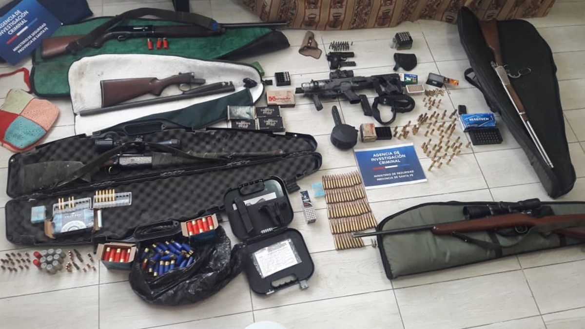 El pasado 29 de octubre Ferraris denunció que se encontraba trabajando con uno de sus asistentes, en un camino vecinal de la zona conocida como “Colonia La Hosca” (Zona Rural de Pedro Gómez Cello), cuando se acercó el imputado y les ordenó que se retiraran del lugar. Luego, regresó y reiteró su pedido, esta vez con tono amenazante con disparos de arma de fuego al aire y los amenazó con una pistola.