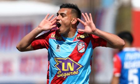 Nicolás Giménez se va del fútbol argentino con destino a Emiratos Árabes, al Baniyas. Nicolás Giménez se va del fútbol argentino con destino a Emiratos Árabes, al Baniyas.