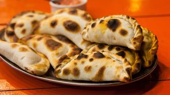 Cómo son las empanadas sanjuaninas: la receta tradicional que se hace en 50 minutos