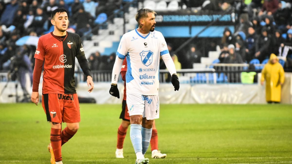 Se repitió la historia en Colón: perdió con Temperley y dejó pasar la chance de acercarse al reducido