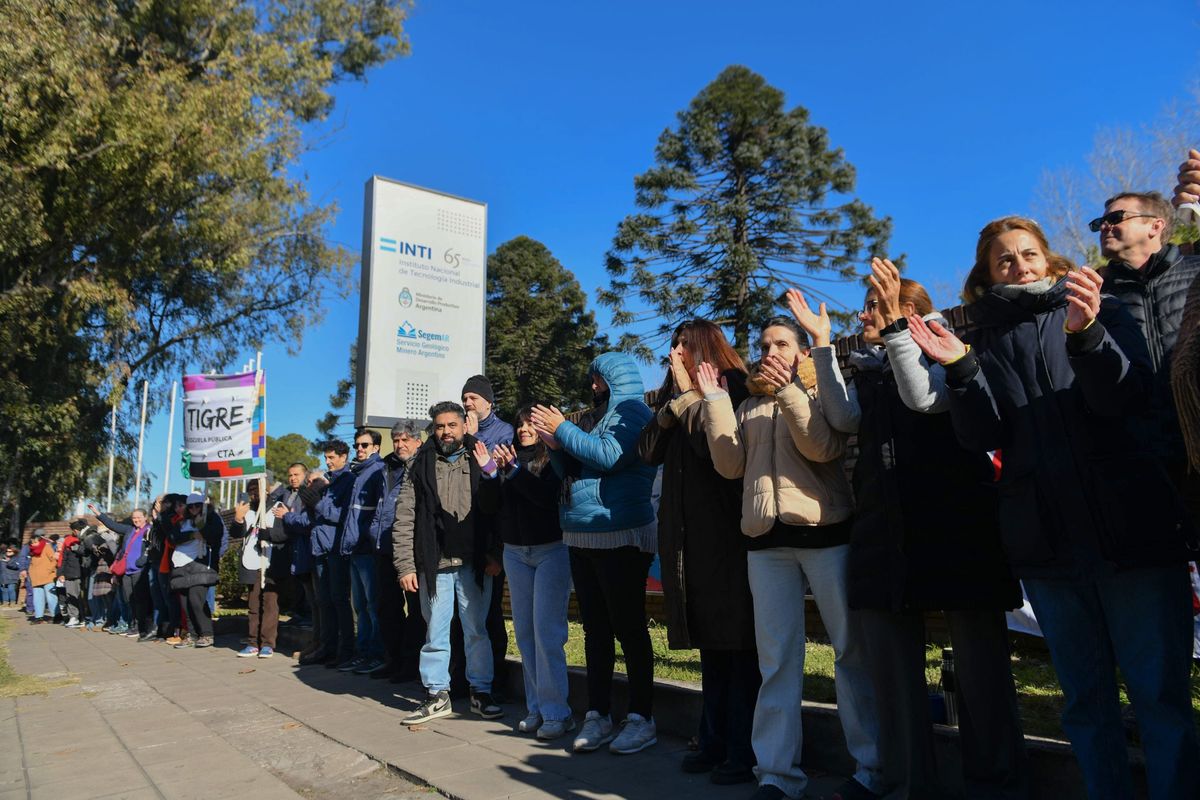 Trabajadores del INTI se volvieron a manifestar por el decreto que los desguaza.&nbsp;