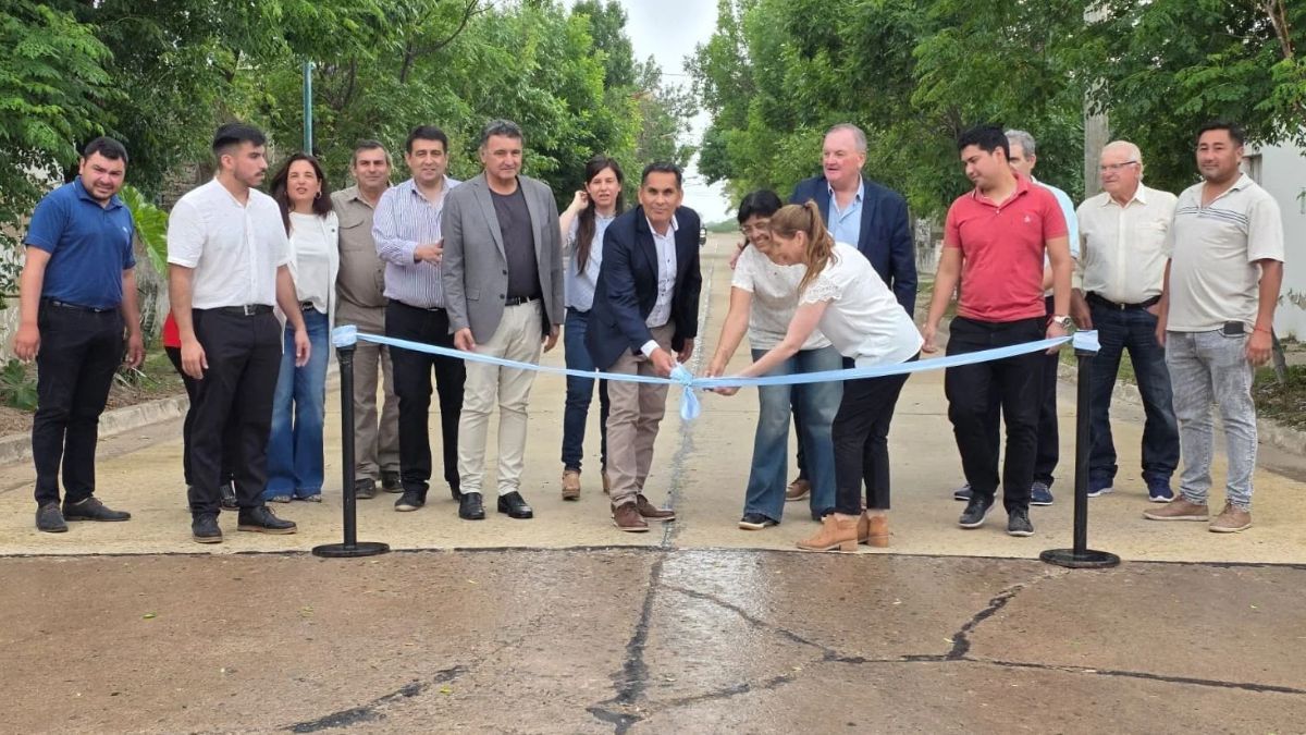 Se realizaron una serie de actos donde se habilitaron obras educativas y urbanas.