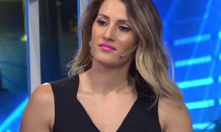 En medio de la noticia del embarazo de Mica Viciconte, se supo la razón del distanciamiento entre las chicas de Combate que terminó en escándalo. En medio de la noticia del embarazo de Mica Viciconte, se supo la razón del distanciamiento entre las chicas de Combate que terminó en escándalo.