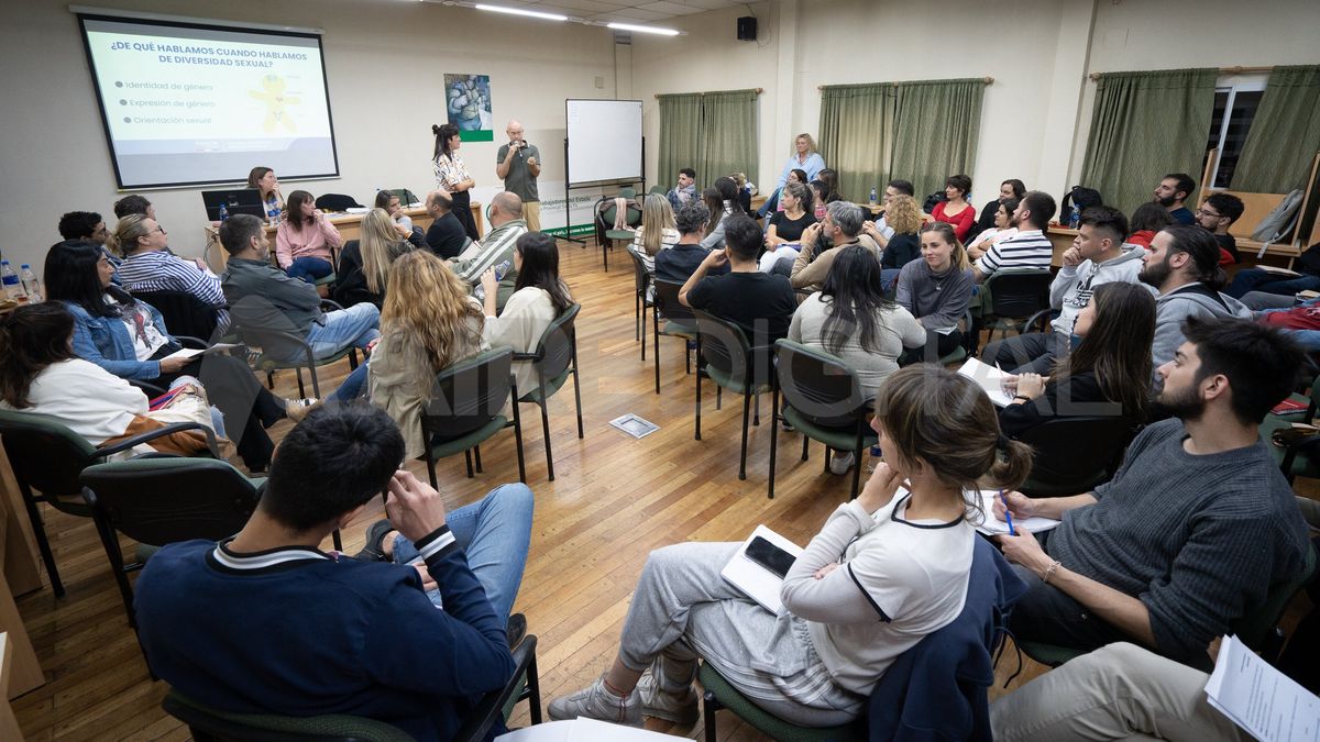 En la primera jornada del taller se realizaron ejercicios para visibilizar situaciones de desigualdad y discriminación.