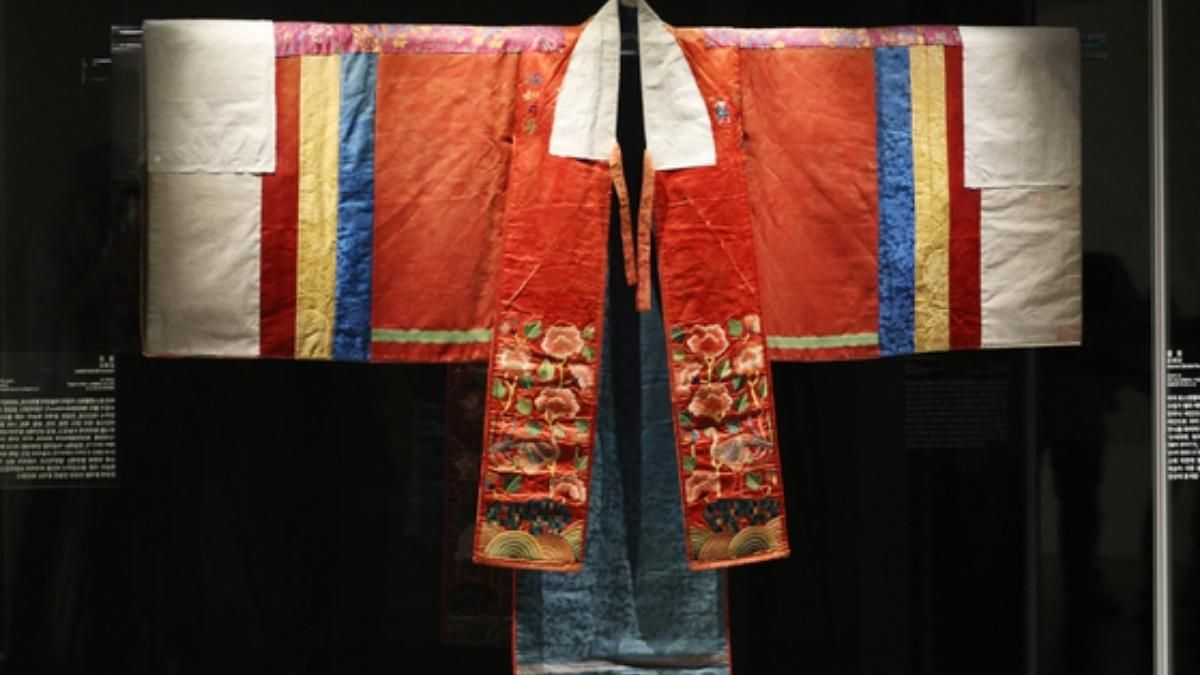 El líder de BTS realizó dos millonarias donaciones para preservar el patrimonio cultural coreano fuera de su país. El líder de BTS realizó dos millonarias donaciones para preservar el patrimonio cultural coreano fuera de su país.