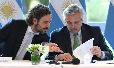 El presidente Alberto Fernández junto al jefe de Gabinete de la Nación, Santiago Cafiero. El presidente Alberto Fernández junto al jefe de Gabinete de la Nación, Santiago Cafiero.