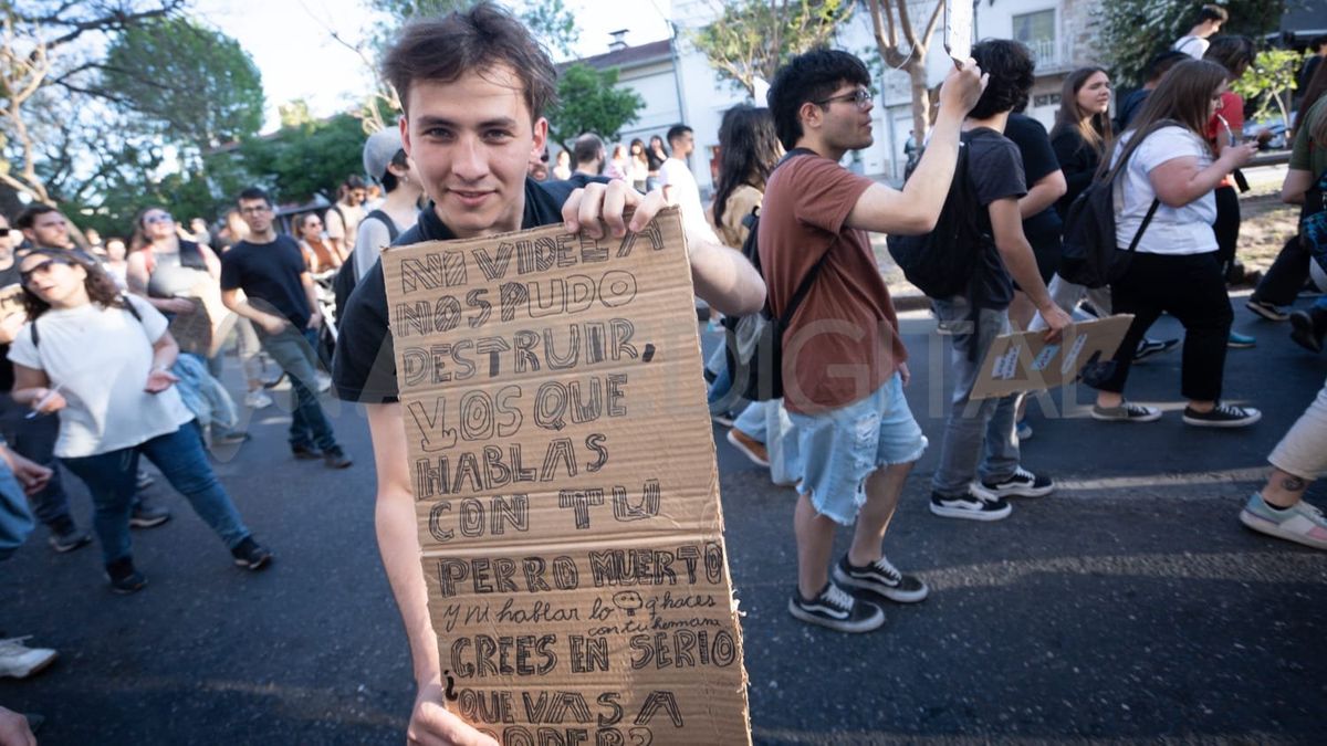 La Asociación de Docentes de la UBA, la otra entidad que nuclea trabajadores de la casa de altos estudios también prepara sus propias medidas de protesta. No adhieren a la convocatoria de la AGD-UBA, pero fijarán su propia fecha de paro.