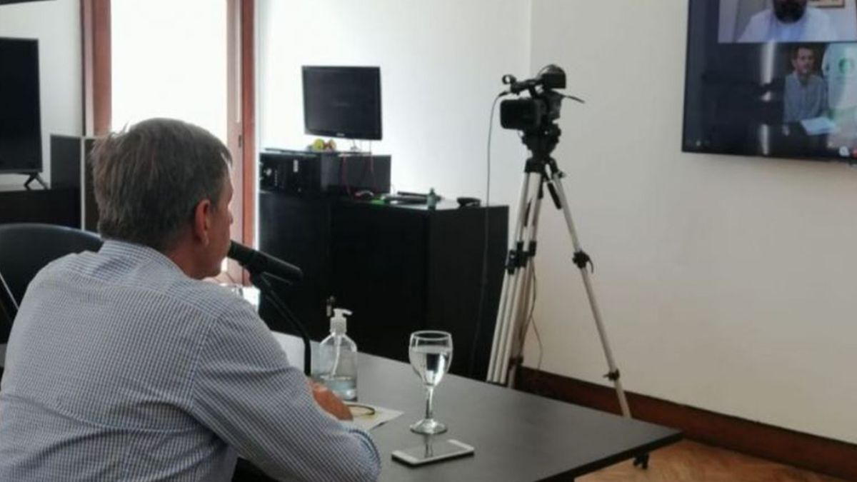 El intendente Emilio Jat&oacute;n mantuvo una reuni&oacute;n v&iacute;a teleconferencia con el rector de la casa de estudios