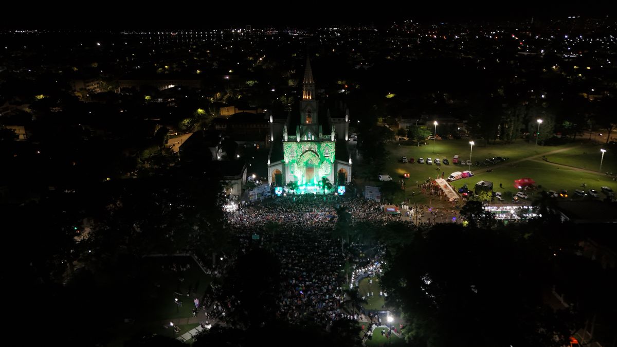 Vista aérea de la Basílica de Guadalupe durante la 38va edición del Festival Folklórico de Guadalupe.