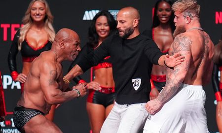 Mike Tyson le dio una bofetada a Jake Paul en el pesaje previo a la pelea. Mike Tyson le dio una bofetada a Jake Paul en el pesaje previo a la pelea.