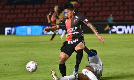 Facundo Farías sigue con molestias, pero Eduardo Domínguez decidirá si lo convoca para el partido entre Colón y Aldosivi por el Torneo de la Liga Profesional. Facundo Farías sigue con molestias, pero Eduardo Domínguez decidirá si lo convoca para el partido entre Colón y Aldosivi por el Torneo de la Liga Profesional.